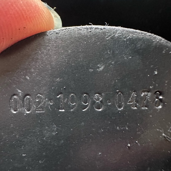 Gucci Black Leather Shoulder Bag with Gold Hardware - Picture 5 of 6